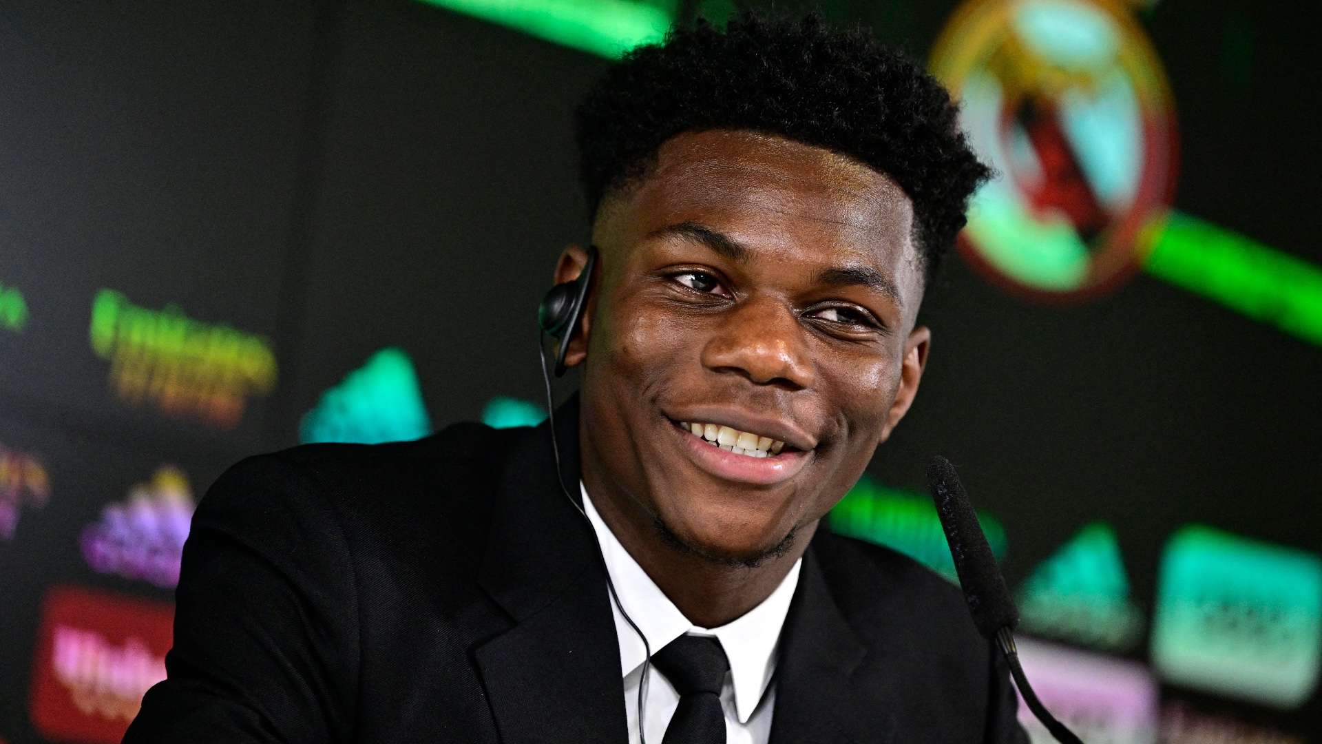 半队员缺席 半队员缺席